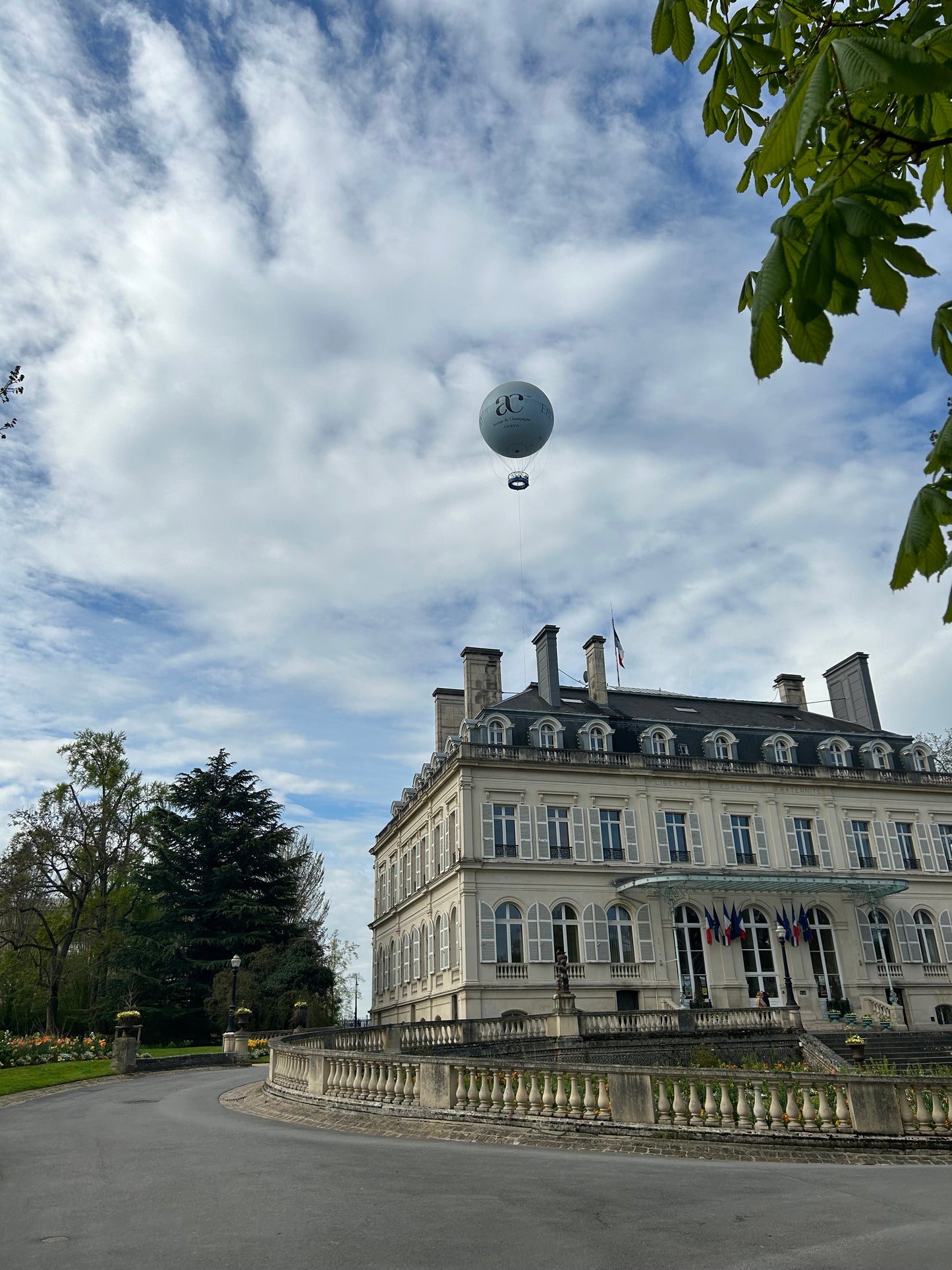 Epernay: Descubra a Avenue de Champagne & Visita a um Produtor Local